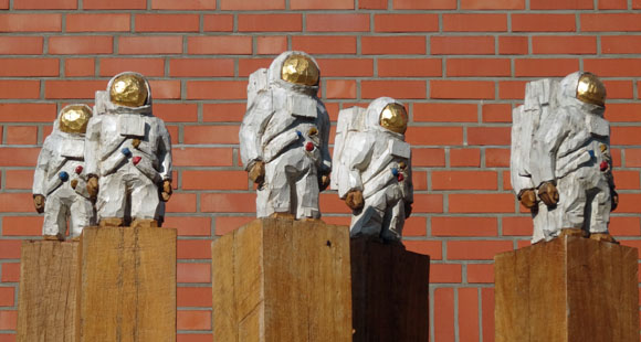 Albrecht Klink: Astronauten in der Alten Jakobstraße